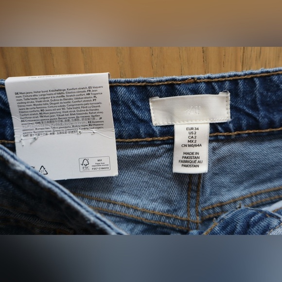 H&M High Waist Mom Jeans - Picture 3 of 5
